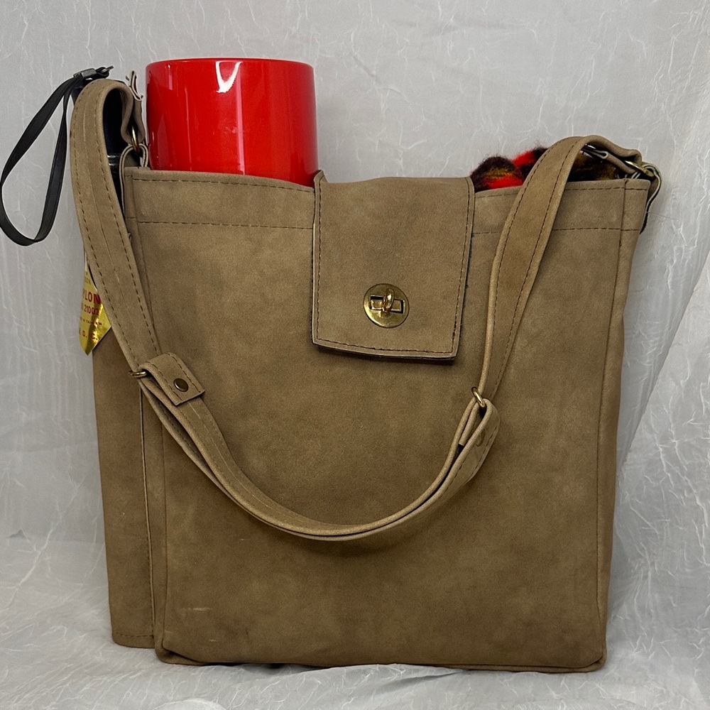 Vintage New travel picnic bag Hazel Brand